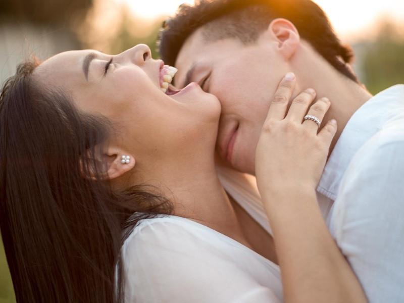 Ngọc Mai nói rằng, cô ban đầu không nghĩ xa xôi vì Quốc Nghiệp đẹp trai, xung quanh có nhiều cô gái theo đuổi. Nữ ca sĩ thầm nghĩ lấy chồng đẹp trai thì suốt ngày phải đi giữ mệt lắm cũng như chắc gì anh đã yêu mình.