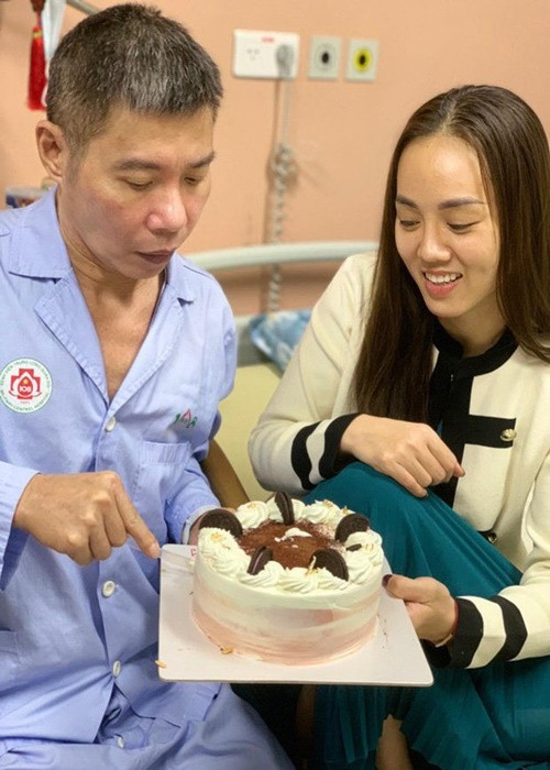 Hồi tháng 7/2021, Công Lý bị đột quỵ. Anh nhập viện cấp cứu và phải nằm viện điều trị trong 3 tháng. Thời điểm đó, Ngọc Hà - vợ Công Lý giữ bí mật thông tin chồng bị đột quỵ. Cô chỉ chia sẻ, nam nghệ sĩ bị ngã. Ảnh: FBNV