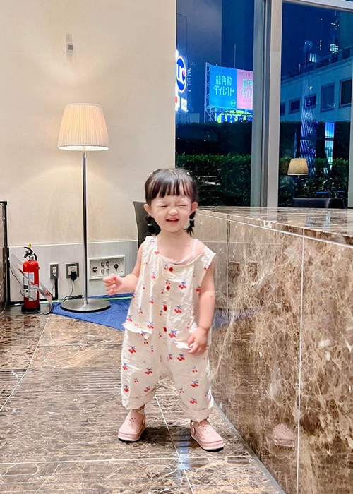 Con gái Ông Cao Thắng là một trong những nhóc tì nhà sao Việt "sinh ra đã ngậm thìa vàng".