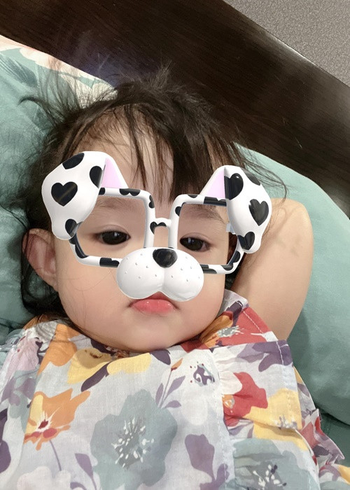 Là con gái của cặp đôi nổi tiếng, bé Winnie nhận được sự quan tâm của nhiều khán giả ngay từ khi mới chào đời.