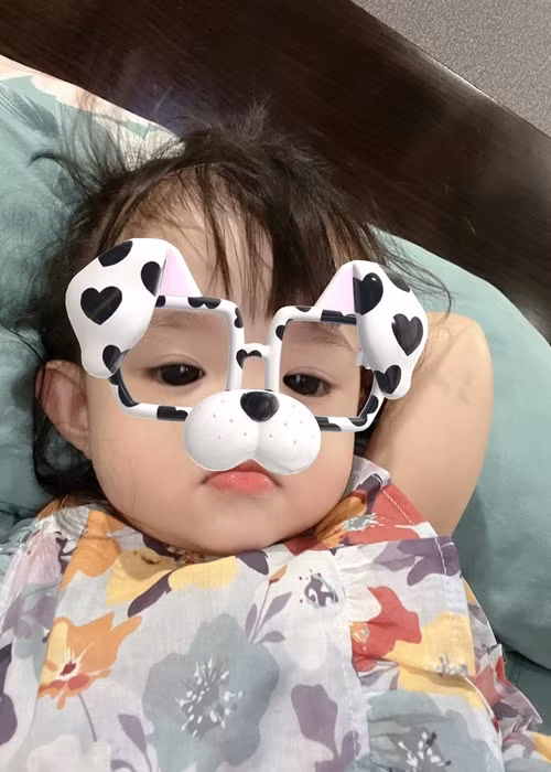 Là con gái của cặp đôi nổi tiếng, bé Winnie nhận được sự quan tâm của nhiều khán giả ngay từ khi mới chào đời.