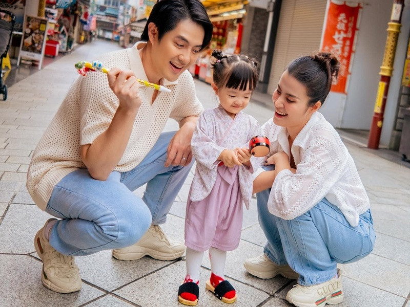 Trước đó, Đông Nhi - Ông Cao Thắng đưa cô công chúa nhỏ của mình sang Nhật Bản du lịch.