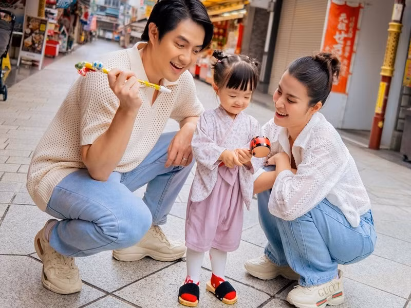 Trước đó, Đông Nhi - Ông Cao Thắng đưa cô công chúa nhỏ của mình sang Nhật Bản du lịch.