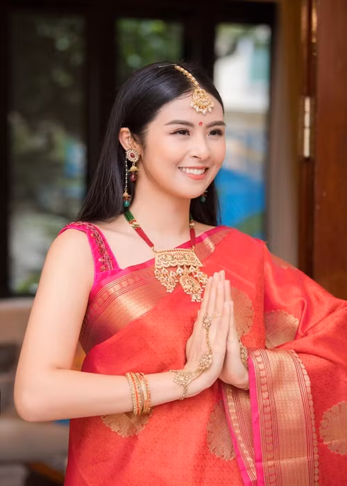 Người đẹp rất thận trọng trong việc chuẩn bị váy áo và xây dựng hình ảnh của mình trong mắt công chúng.