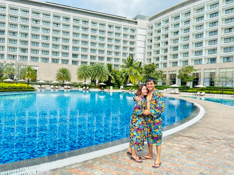 Hồi tháng 10 vừa qua, vợ chồng Cao Minh Đạt kỷ niệm 6 năm ngày cưới. Ảnh: FBNV