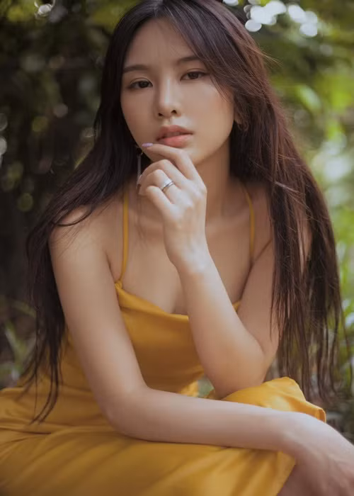 Người đẹp từng ra mắt MV riêng mang tên "Ai tương tư về ai". Sản phẩm do chính cô tham gia sáng tác, sản xuất.