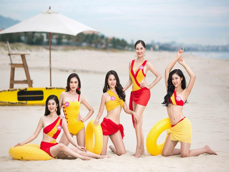 Nữ MC sinh năm 2000 chia sẻ, thành tích top 10 cùng danh hiệu Người đẹp Biển là kết quả cô rất tự hào bởi đây là lần đầu tiên cô tham gia một cuộc thi nhan sắc lớn mang tầm vóc quốc gia.