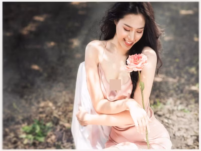 Bảo Châu kín tiếng về chuyện tình cảm. Hồi năm 2021, chia sẻ trên Tiền Phong, nữ ca sĩ bật mí mẫu bạn trai lý tưởng là người thông minh, tài giỏi, thấu hiểu và biết tôn trọng đối phương.