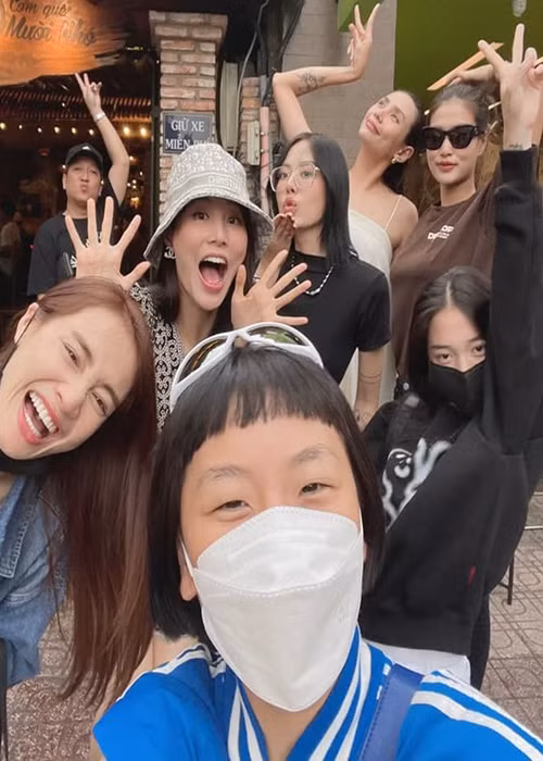 Hoa hậu Thiên Ân được cho là cùng Võ Hoàng Yến, Diễm My 9X, Trang Hý, Thùy Anh, Nhã Phương ghi hình cho chương trình Sao nhập ngũ 2023. Ảnh: FBNV