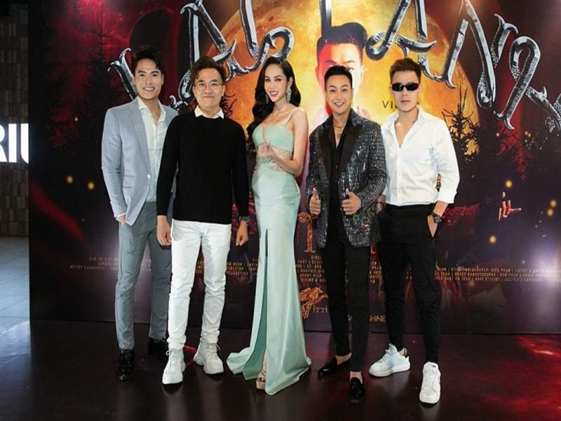 MV của TiTi có kinh phí lên đến 1 tỷ đồng. Được đầu tư "khủng" nhưng sản phẩm âm nhạc của TiTi không gây được tiếng vang. Trên Youtube, MV "Lạc cảnh" chỉ đạt hơn 800 nghìn lượt xem. Ảnh: Thế giới điện ảnh