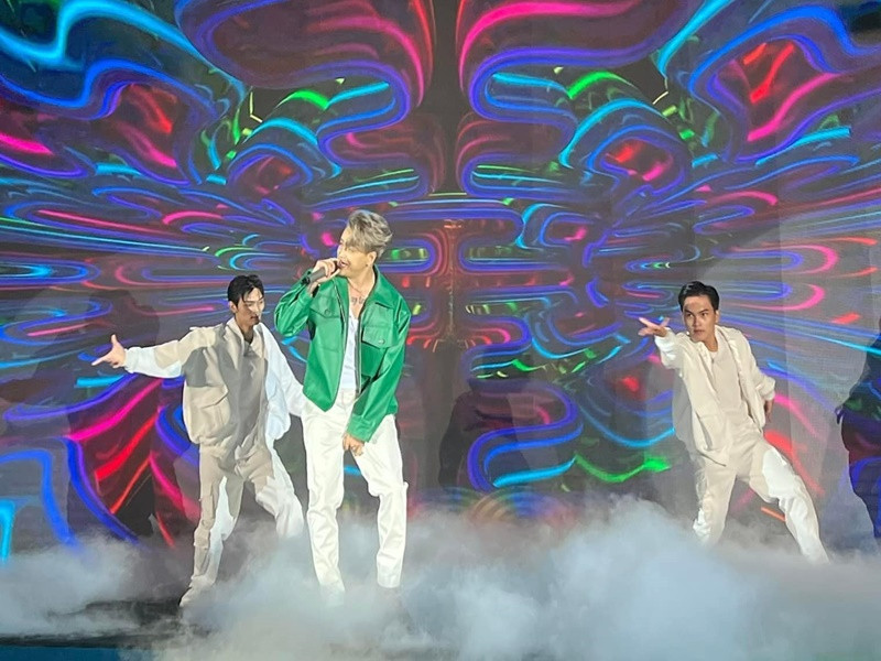 Ngoài ca hát, TiTi còn tham gia các gameshow. Ảnh: FBNV