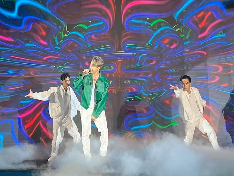 Ngoài ca hát, TiTi còn tham gia các gameshow. Ảnh: FBNV