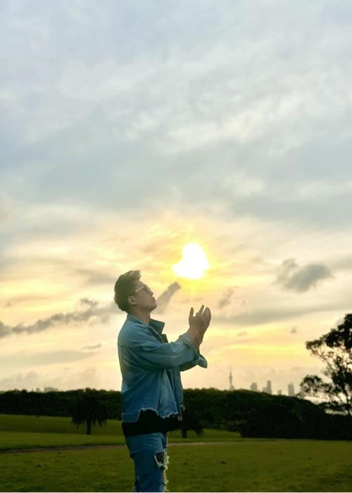 Các tiêu chí chọn vợ của Du Thiên gây tranh cãi. "Gái xinh, giàu có, giỏi, còn zin vẫn còn nhiều. Quan trọng là anh có xứng đáng có được yêu cầu trên hay không?", "Anh còn “zin” hay không mà đòi người ta còn “zin", một số cư dân mạng bình luận.