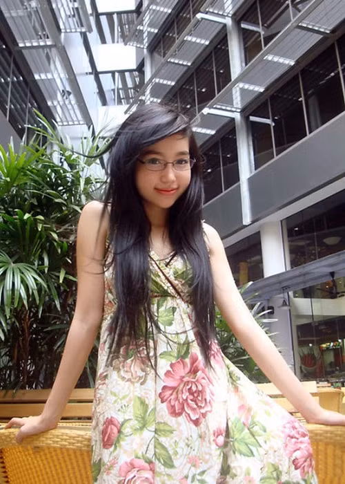 Elly Trần lấn sân sang làm diễn viên. Năm 2010, cô đóng phim Thái Lan có tên “That sounds good - Rao song sam khon”. Ảnh: Giáo dục Việt Nam