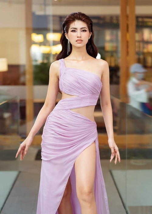 Chiều cao 1m80 là lợi thế khi làm người mẫu của Kiều Nhung. Ảnh: FBNV