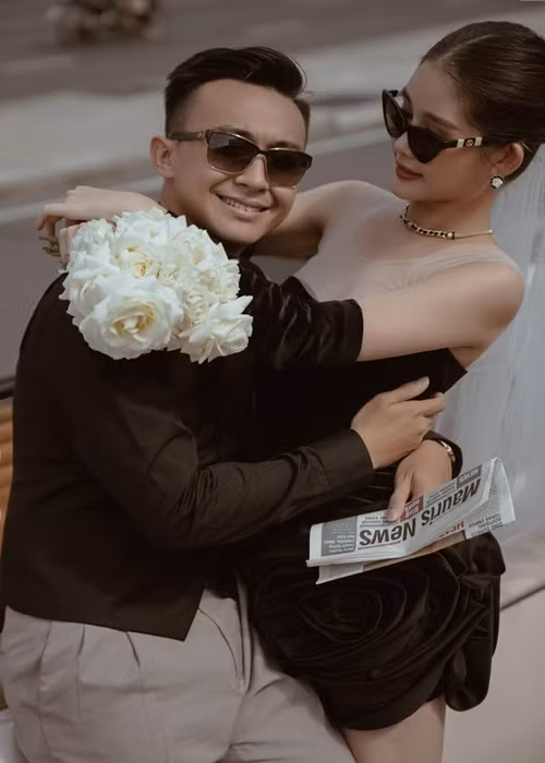 Trên truyền thông, trước câu hỏi về một số ồn ào của vợ khi đăng quang Hoa hậu Đại dương 2017, Tô Ny cho biết, thời điểm mới gặp và dạy Ngân Anh, anh không quan tâm đến những gì cô trải qua trong quá khứ. Đến khi quyết định tìm hiểu, anh bắt đầu đọc thông tin về Ngân Anh.