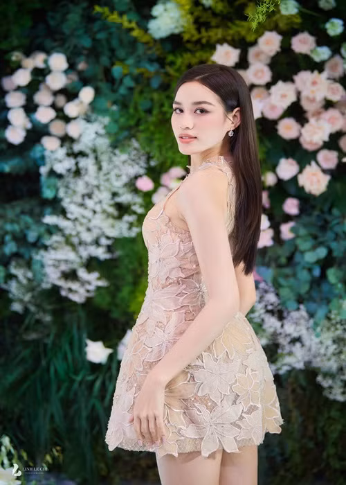 Hoa hậu Việt Nam 2020 khá kín tiếng về chuyện tình cảm. Trong cuộc phỏng vấn với Vietnamnet hồi tháng 1/2022, cô cho biết, cô độc thân nhưng không “cài then, khóa chốt” lòng mình. Đối với cách tiếp cận, Đỗ Thị Hà đề cao sự chân thật. Ảnh: FBNV