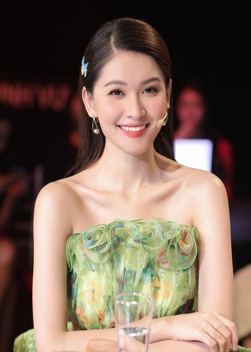 Cô ngày càng đẹp ngọt ngào, gợi cảm.