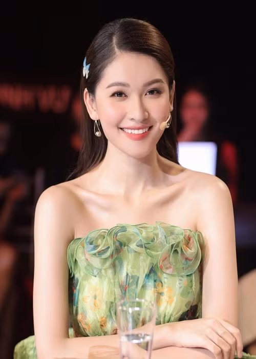 Cô ngày càng đẹp ngọt ngào, gợi cảm.