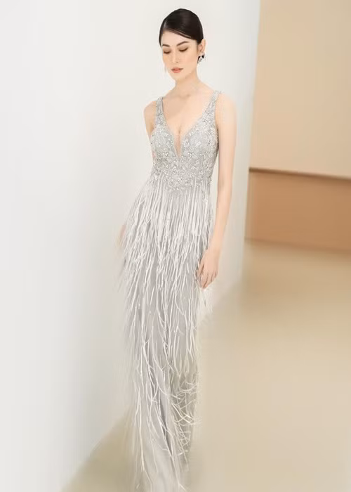 Nàng á hậu sinh năm 1996 sở hữu gương mặt khả ái, vóc dáng gợi cảm.