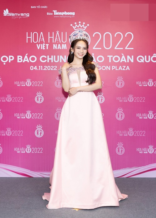 Hoa hậu Thế giới Việt Nam 2022 Mai Phương khoe vẻ đẹp thanh lịch, hút mắt trên thảm đỏ của Hoa hậu Việt Nam.