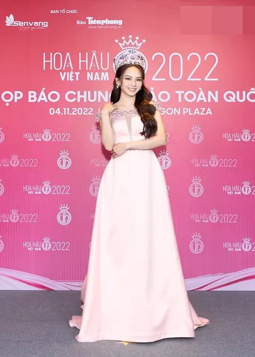 Hoa hậu Thế giới Việt Nam 2022 Mai Phương khoe vẻ đẹp thanh lịch, hút mắt trên thảm đỏ của Hoa hậu Việt Nam.