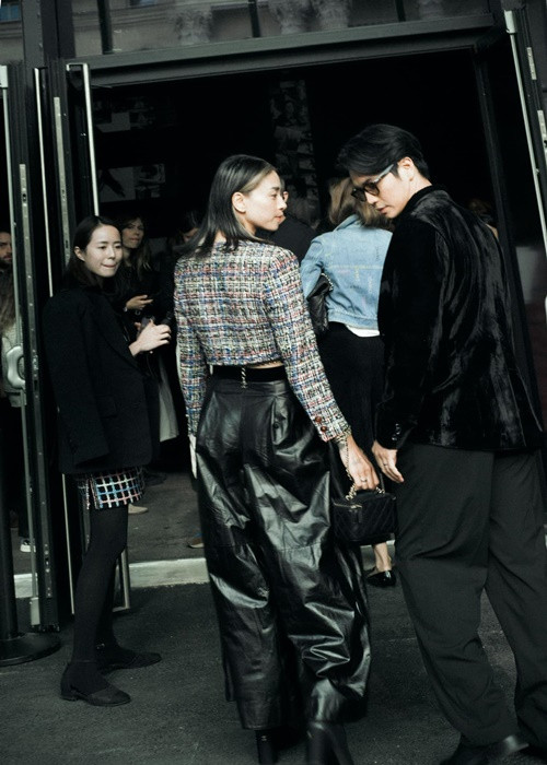 Trong chuyến du lịch nước ngoài, Ngô Thanh Vân và Huy Trần cùng tham dự một show thời trang quốc tế.