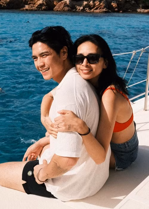 Đến tháng 7/2022, Huy Trần sang Italy hội ngộ Ngô Thanh Vân, sau đó cả hai cùng đi du lịch.