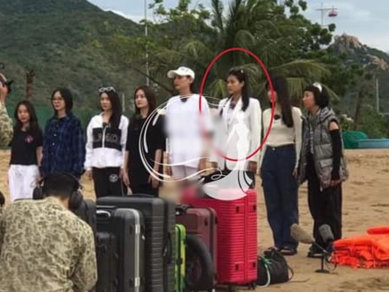 Gần đây, trên mạng xã hội rò rỉ loạt hình ảnh dàn mỹ nhân Việt tham gia Sao nhập ngũ 2023. Không khó để nhận ra các nghệ sĩ góp mặt trong chương trình gồm: Đoàn Thiên Ân, Võ Hoàng Yến, Nhã Phương, Diễm My 9X, Thùy Anh. Thông thường, sau khi nhập ngũ, dàn sao nữ sẽ được yêu cầu tẩy trang. Cùng đọ mặt mộc dàn nữ nghệ sĩ được cho là sẽ tham gia Sao nhập ngũ 2023. Ảnh: Arttimes