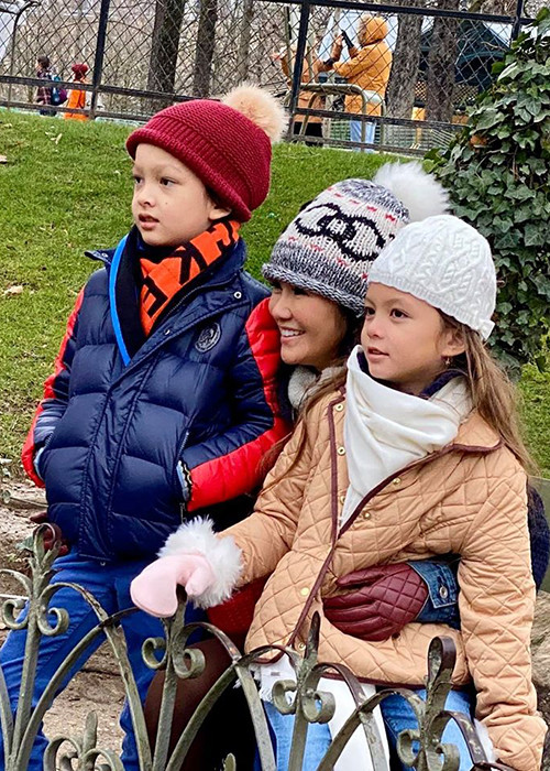 Hồng Nhung thừa nhận, sự hồn nhiên và vô tư của hai con là nguồn năng lượng tích cực giúp cô có thêm sự lạc quan để vững vàng bước qua mọi sóng gió trong đời.