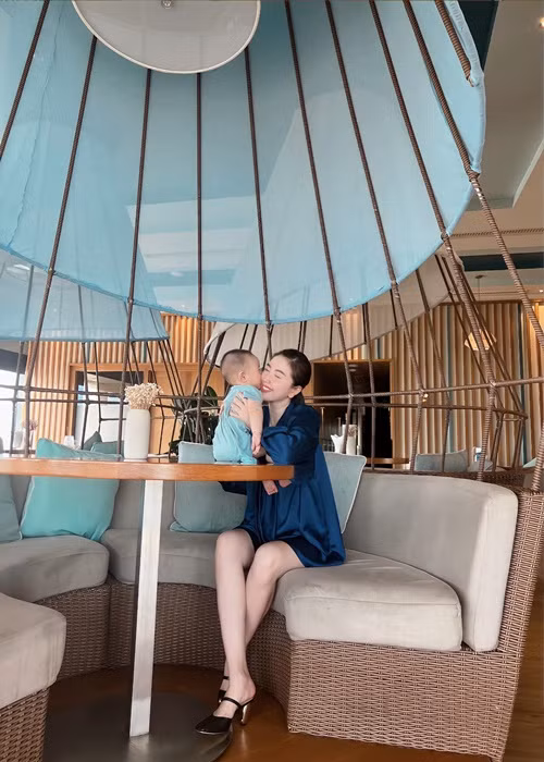 Vì đã lập gia đình, nữ ca sĩ chỉ nhận lời biểu diễn của show nào phù hợp với mình.