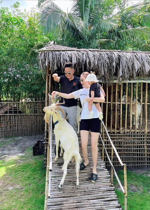 Thi thoảng nếu có show dành cho sinh viên, gameshow, talkshow hay sự kiện, Bảo Thy cũng sẽ xuất hiện cho đỡ nhớ nghề.