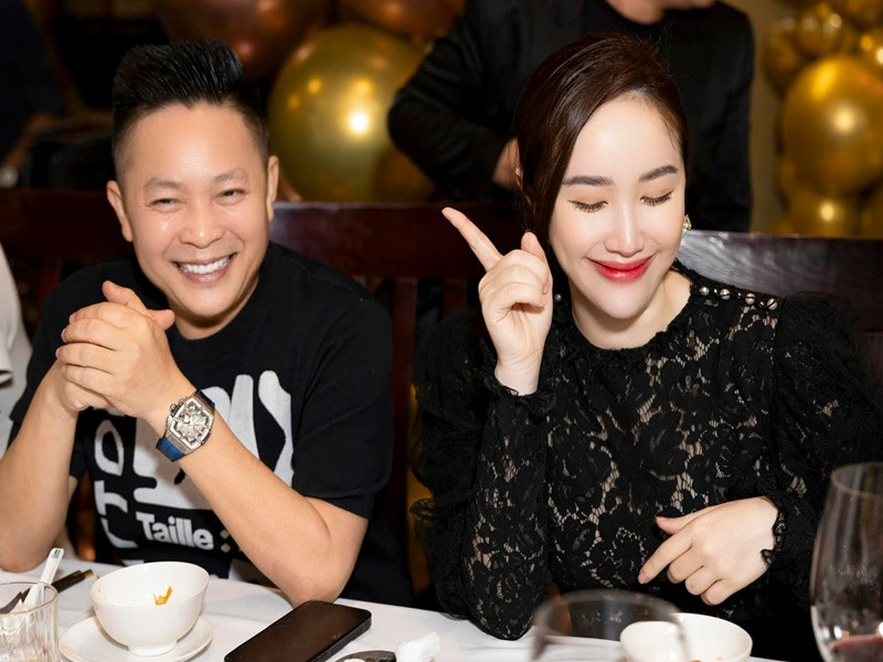 Nữ ca sĩ Bảo Thy vừa được chồng đại gia bí mật tổ chức buổi tiệc mừng 3 năm ngày cưới.