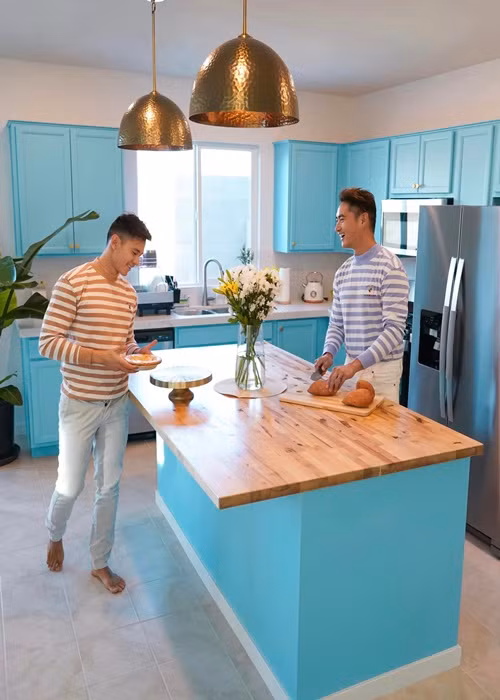 Nam diễn viên gửi lời cảm ơn đến bạn đời. "Em yêu anh và em rất hào hứng bắt đầu một chương mới trong cuộc đời của chúng ta", Hồ Vĩnh Khoa chia sẻ thêm.