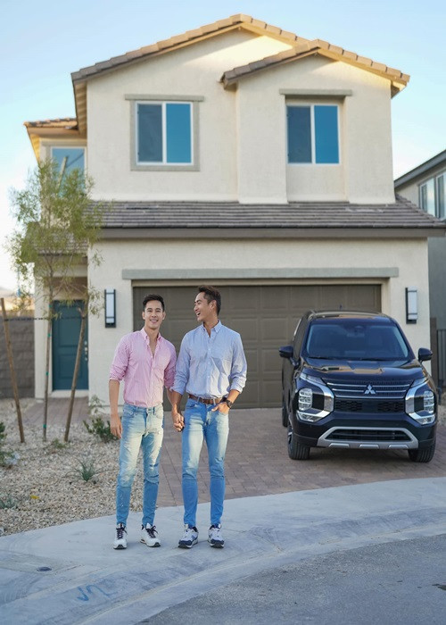 Gần đây, Hồ Vĩnh Khoa - Rhonee khoe tậu nhà và xe mới ở Las Vegas sau 3 năm đặt mục tiêu.