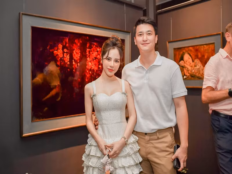 Cặp đôi thường xuyên đi du lịch, dự sự kiện cùng nhau.