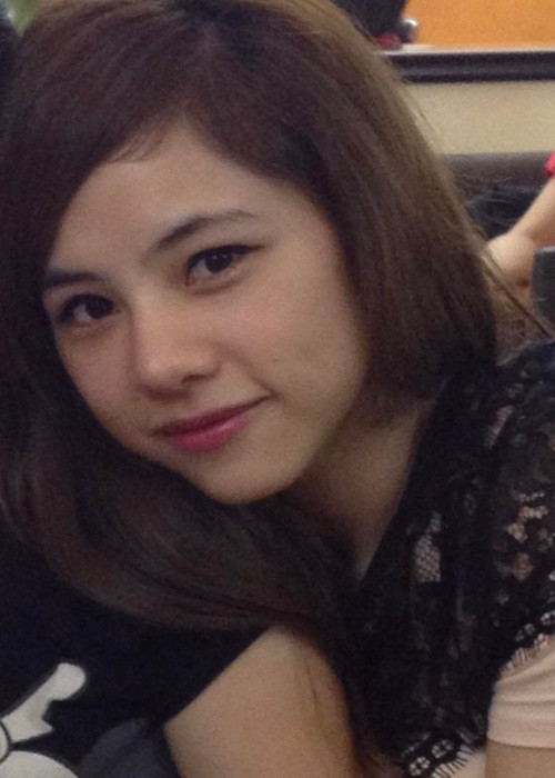 Nữ MC đăng tải hình ảnh năm 2012 khi chưa dao kéo.