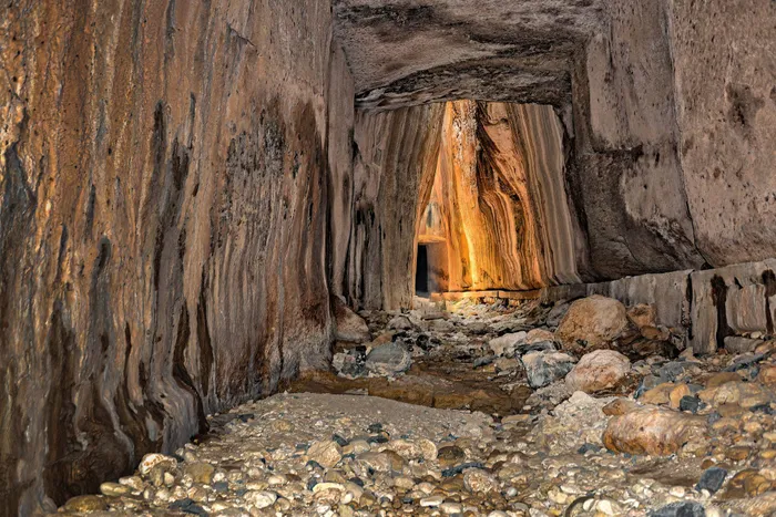 Đường hầm Titus là minh chứng cho sự sáng tạo của người La Mã trong việc giải quyết thách thức mà thành phố của họ phải đối mặt.