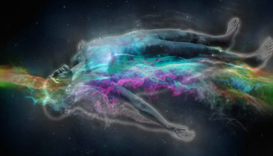 Mặt khác, nhà vật lý Brian Cox đã sử dụng LHC - Máy gia tốc hạt mạnh và lớn nhất thế giới để tìm hiểu xem linh hồn có thật hay không. Ông dùng cỗ máy này vì tin rằng, nếu linh hồn thực sự tồn tại thì chắc chắn nó sẽ tạo ra năng lượng cũng như có tương tác với các hạt vật chất do cơ thể sản sinh ra.