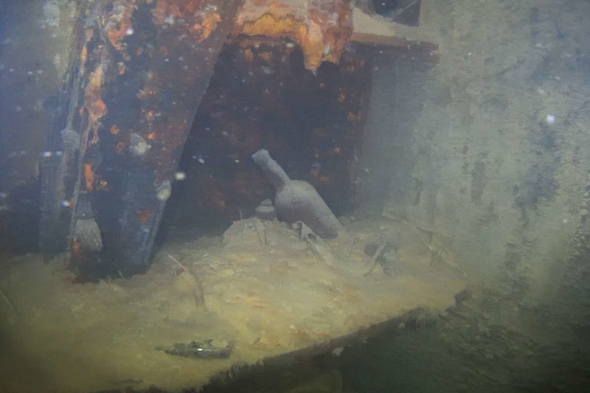 Một nghiên cứu mới được công bố mới đây trên tạp chí PLOS On đã bác bỏ giả thuyết về ngộ độc chì, không phát hiện sự chênh lệch đáng kể về mức độ chì trong cơ thể giữa các thủy thủ sống và đã chết.