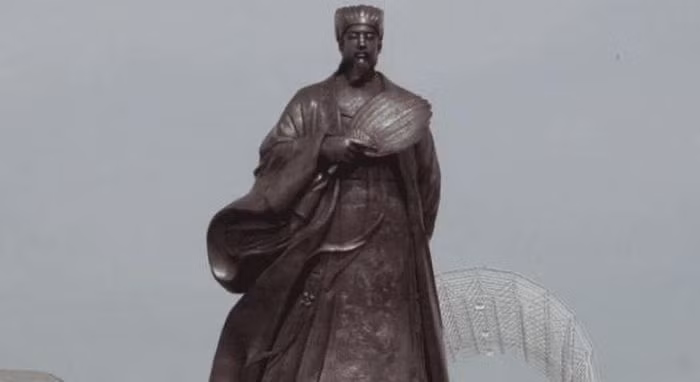  Gia Cát Lượng đã gắn bó với Lưu Bị, thành lập nhà Thục Hán và đóng vai trò quan trọng trong thời kỳ Tam Quốc.