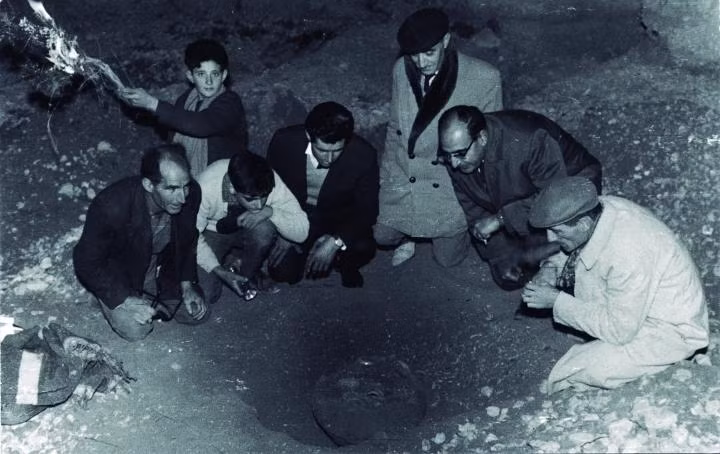 Niên đại của sắt vàng này, từ năm 1500-1200 TCN, trước cả khi người Iberia bắt đầu sử dụng sắt từ năm 850 TCN.