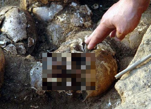 Câu chuyện về lăng mộ của Tần Thủy Hoàng còn kinh hoàng hơn khi nói về những đường hầm bồi táng và những người thợ xây mộ.