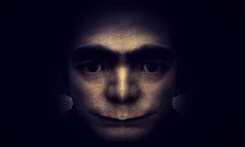 Một số giải thích cho rằng giấc mơ có thể là kết quả của những ảnh hưởng từ cuộc sống thực và suy nghĩ của con người, trong khi giả thuyết khác nghi ngờ về một âm mưu hoặc kế hoạch được thực hiện bởi một tổ chức lớn.