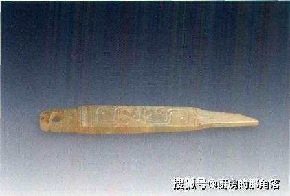 Trong số này, ngôi mộ số 26 được coi là đáng chú ý với nhiều di vật và vật dụng tinh xảo, cho thấy chủ nhân của mộ là một phụ nữ quý tộc.