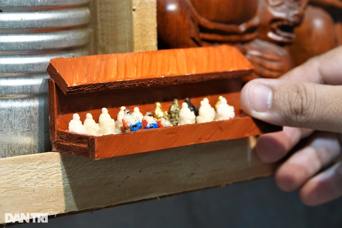 Tạo tượng ông Địa “tí hon”, nghệ nhân 8X bán 2.000 tượng dịp Tết - Hình 5 Tao tuong ong Dia “ti hon”, nghe nhan 8X ban 2.000 tuong dip Tet-Hinh-5