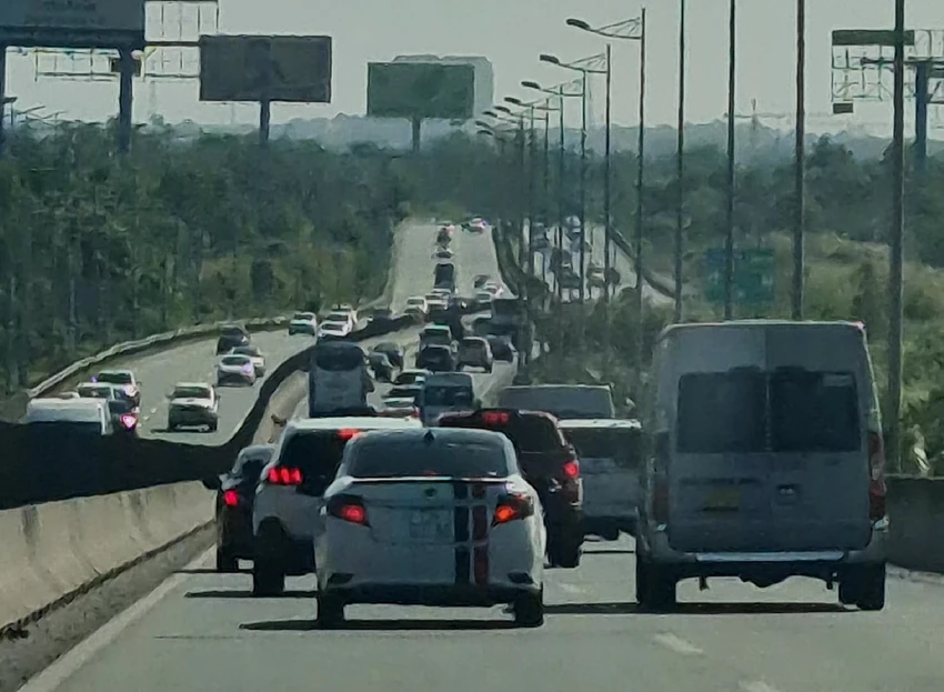 Kẹt xe trên cao tốc TP.HCM - Long Thành - Dầu Giây - Hình 3 Ket xe tren cao toc TP.HCM - Long Thanh - Dau Giay-Hinh-3