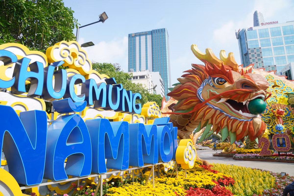 Đường hoa Nguyễn Huệ Tết Giáp Thìn sẽ phục vụ nhu cầu du xuân, thưởng ngoạn của người dân thành phố và du khách từ 19 giờ 00 ngày 7/2 đến 21 giờ ngày 14/2.