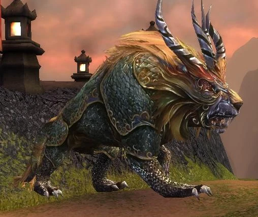 Người dân sống trong nỗi sợ hãi trước sự xuất hiện của Nian, không biết cách đối phó cho đến khi một người khôn ngoan xuất hiện. Ông ta giúp dân làng đuổi Nian bằng cách sử dụng màu đỏ, ánh sáng rực rỡ và tiếng ồn lớn.