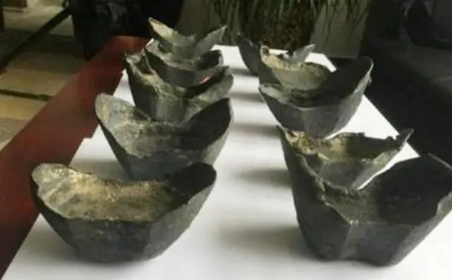 Tin tức về phát hiện này lan truyền trong làng. Nhiều người cũng đã cố gắng tìm kiếm tiếp nhưng không thành công.